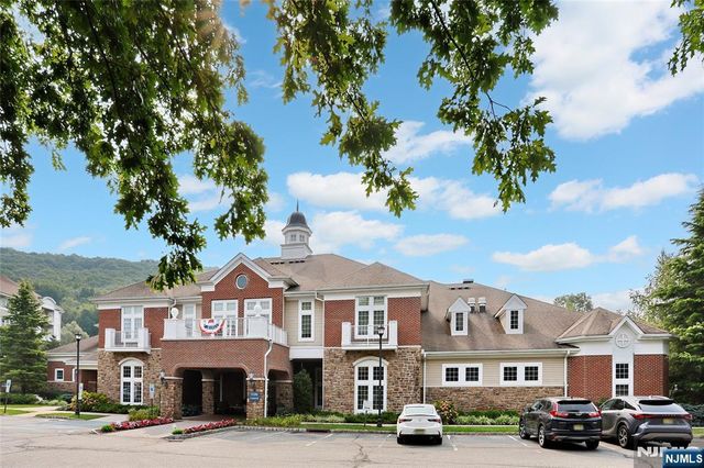 1118 Warrens Way, Wanaque, NJ 07465