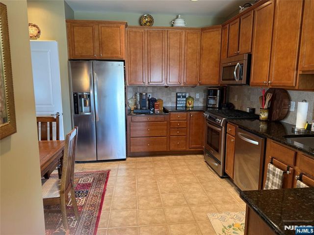 1118 Warrens Way, Wanaque, NJ 07465