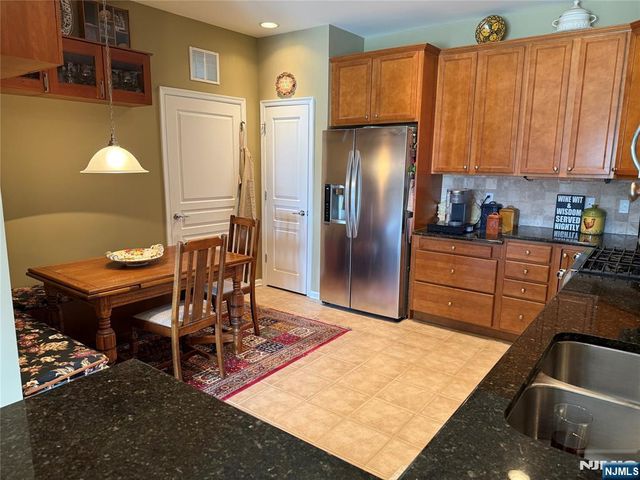 1118 Warrens Way, Wanaque, NJ 07465