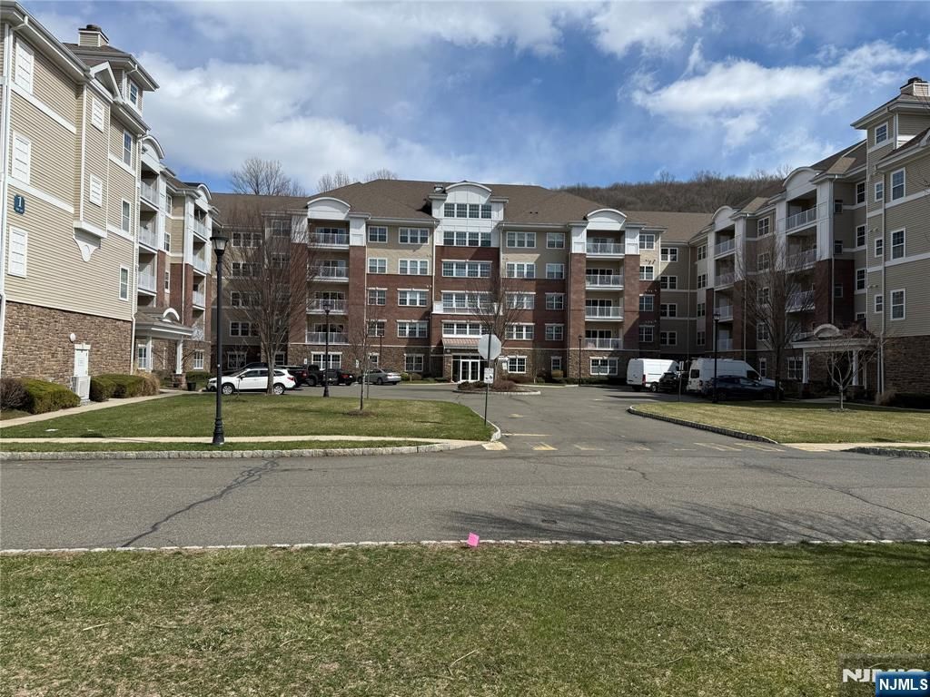 1118 Warrens Way, Wanaque, NJ 07465