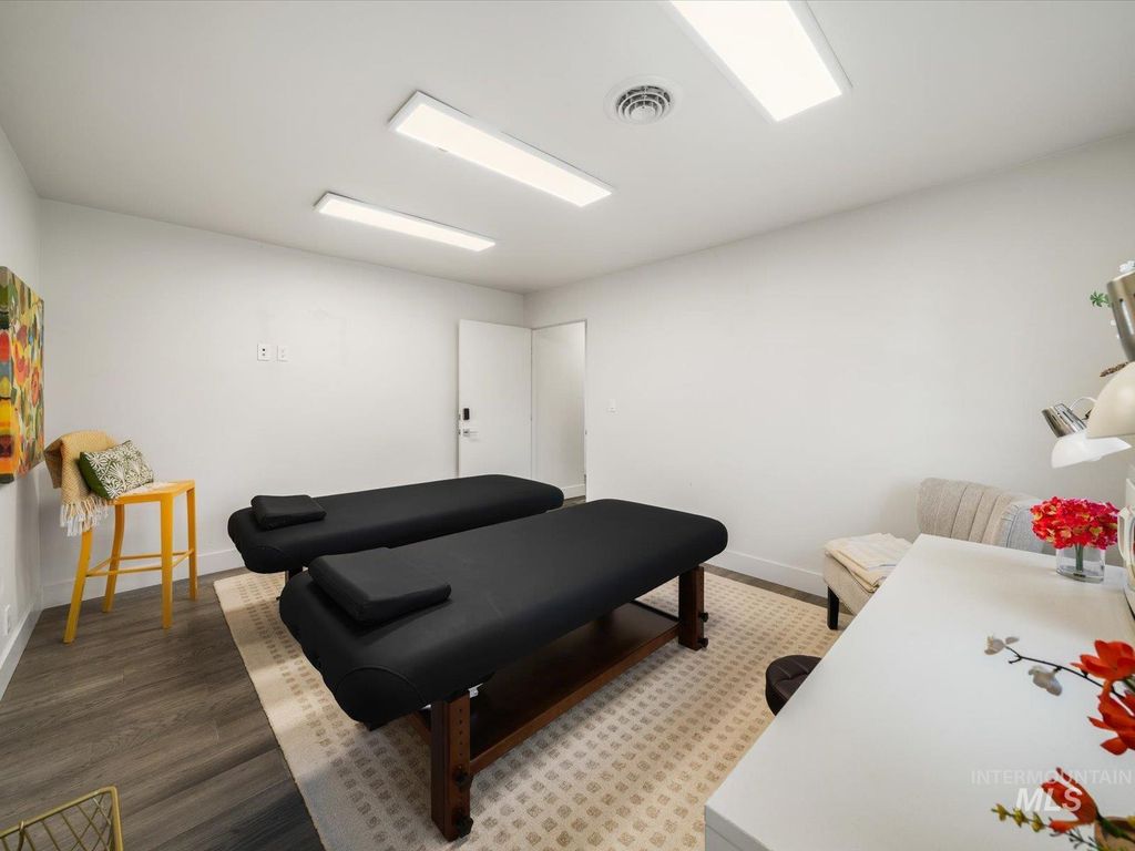 128 S Eagle Rd, Eagle, ID 83616 photo 23