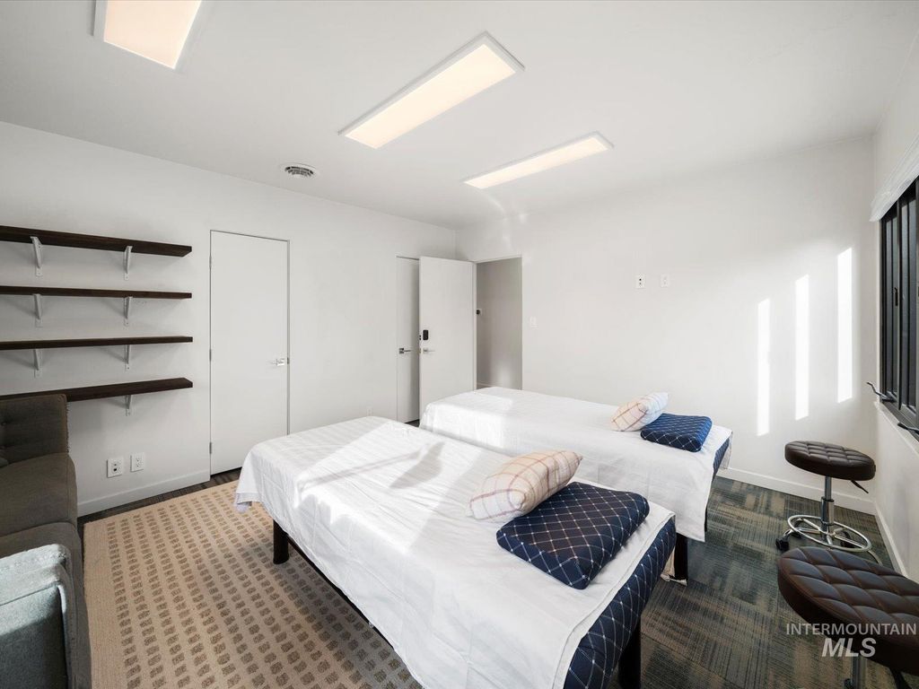 128 S Eagle Rd, Eagle, ID 83616 photo 25