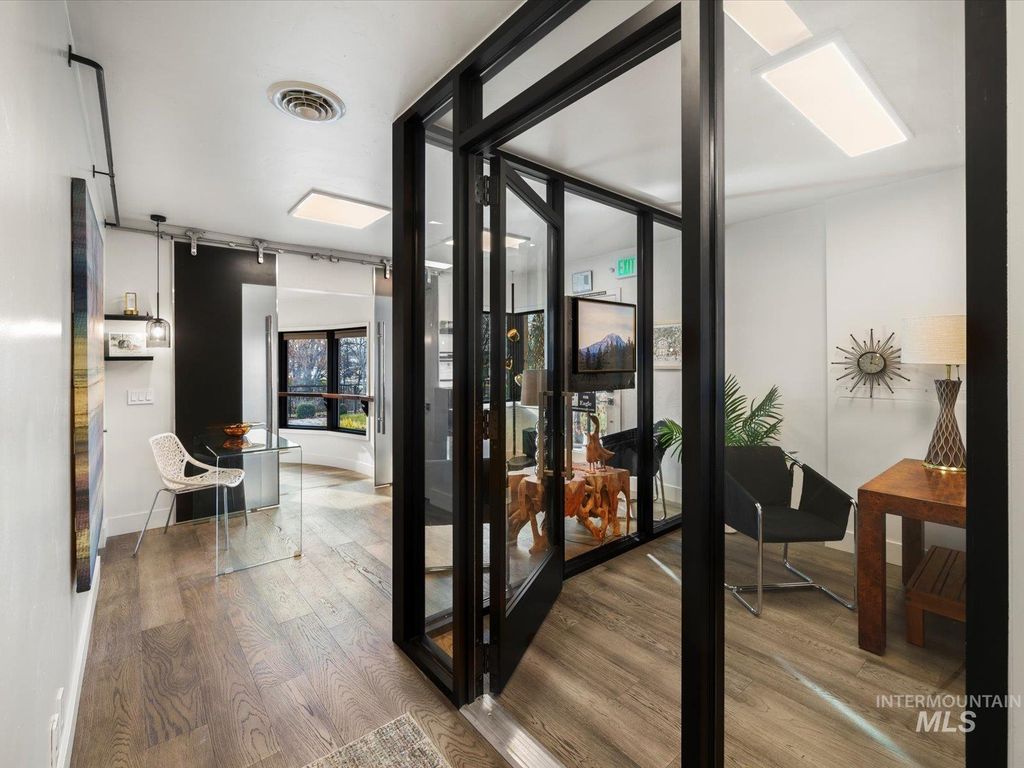 128 S Eagle Rd, Eagle, ID 83616 photo 4