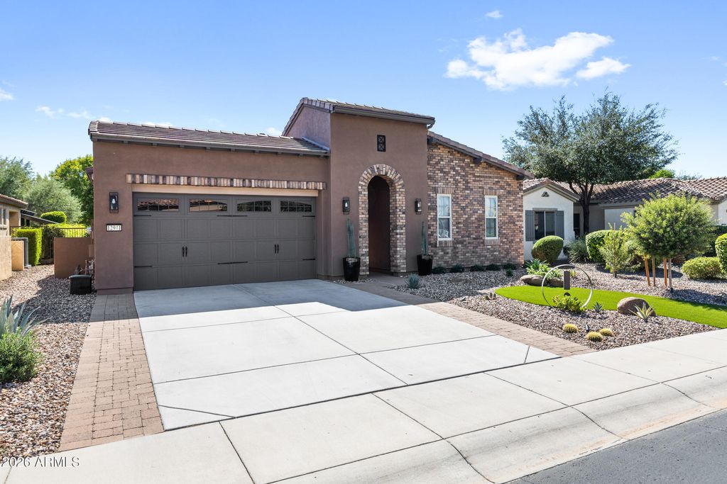12941 W Red Fox Road W, Peoria, AZ 85383 — photo 2