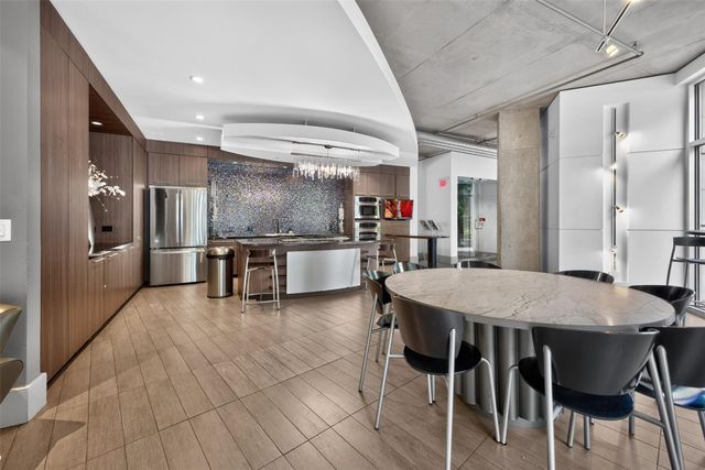 1901 Post Oak Boulevard 505, Houston, TX 77056