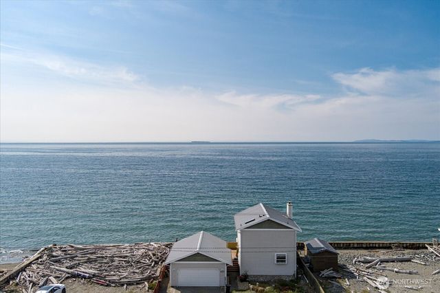 2507 W Beach Road, Oak Harbor, WA 98277