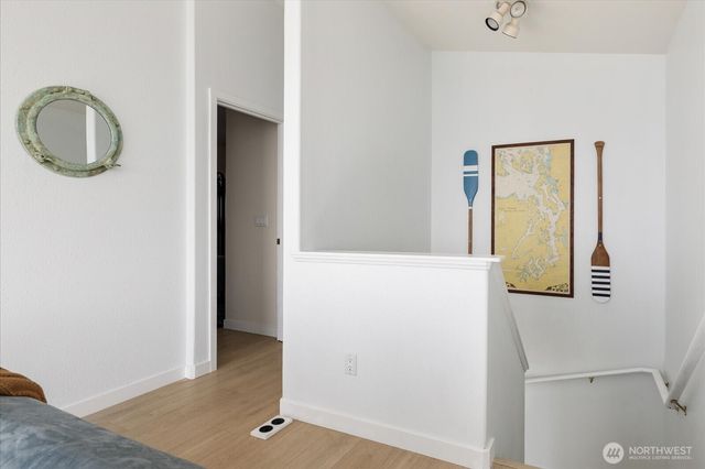 2507 W Beach Road, Oak Harbor, WA 98277