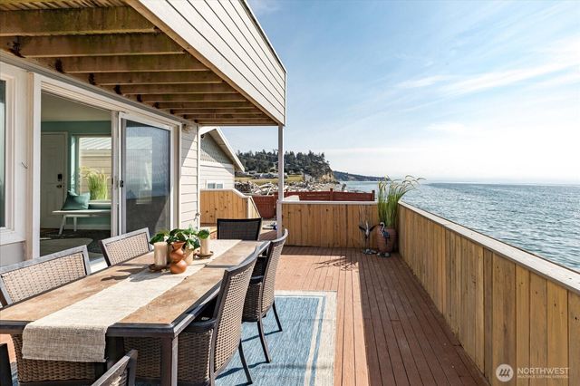 2507 W Beach Road, Oak Harbor, WA 98277