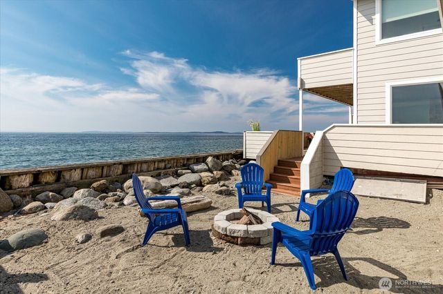 2507 W Beach Road, Oak Harbor, WA 98277