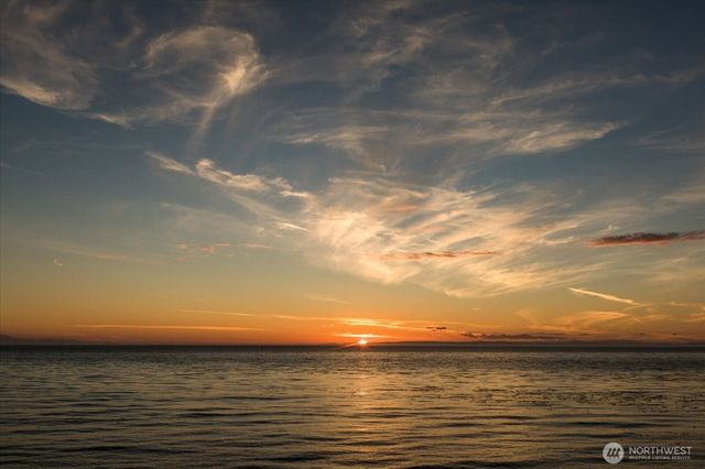 2507 W Beach Road, Oak Harbor, WA 98277