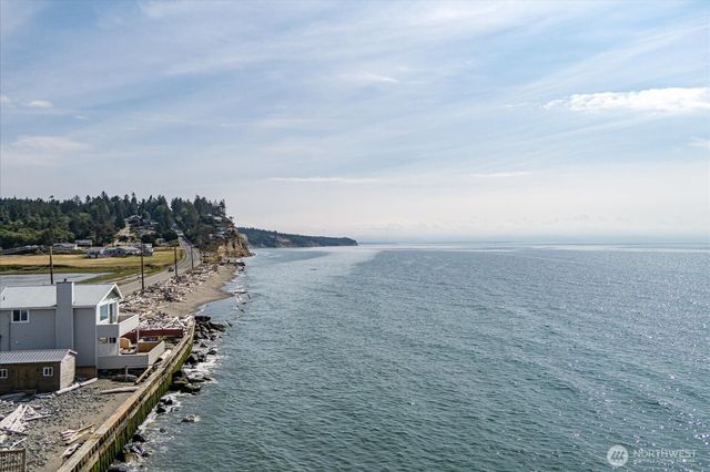 2507 W Beach Road, Oak Harbor, WA 98277