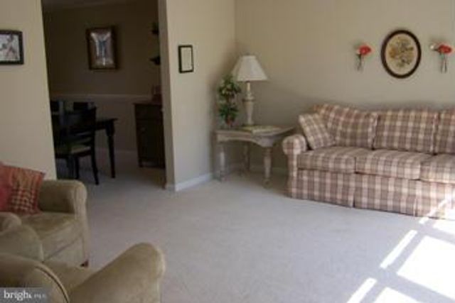 15404 BEACHVIEW DR, Montclair, VA 22025