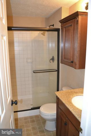15404 BEACHVIEW DR, Montclair, VA 22025