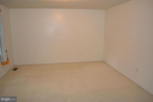 15404 BEACHVIEW DR, Montclair, VA 22025