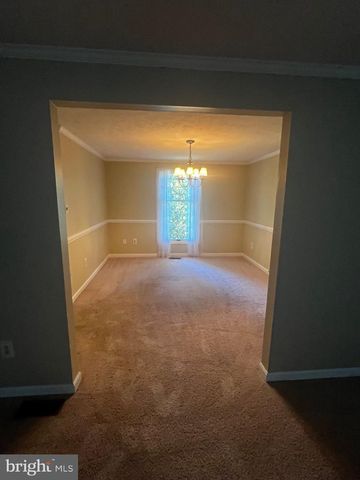 15404 BEACHVIEW DR, Montclair, VA 22025