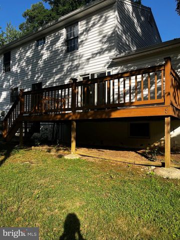 15404 BEACHVIEW DR, Montclair, VA 22025