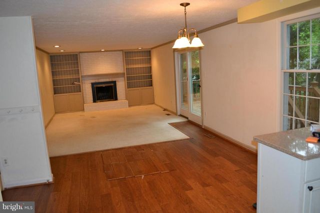 15404 BEACHVIEW DR, Montclair, VA 22025