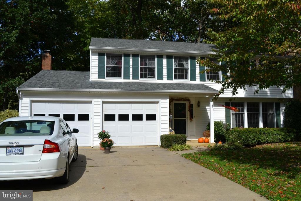 15404 BEACHVIEW DR, Montclair, VA 22025