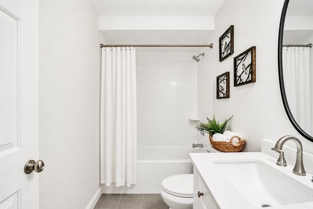 12 Gibbs Street B, Brookline, MA 02446