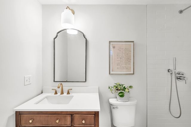 12 Gibbs Street B, Brookline, MA 02446