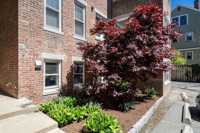 12 Gibbs Street B, Brookline, MA 02446