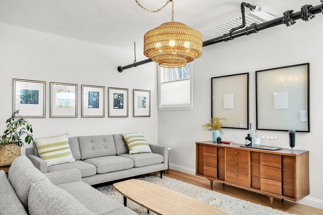 12 Gibbs Street B, Brookline, MA 02446