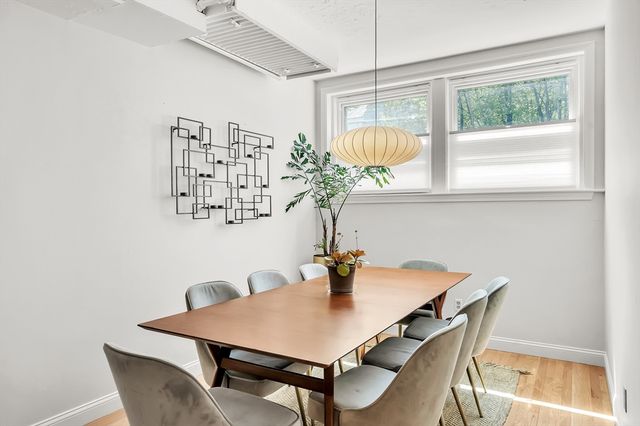 12 Gibbs Street B, Brookline, MA 02446