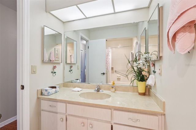 407 STONEHAM DRIVE, Sun City Center, FL 33573