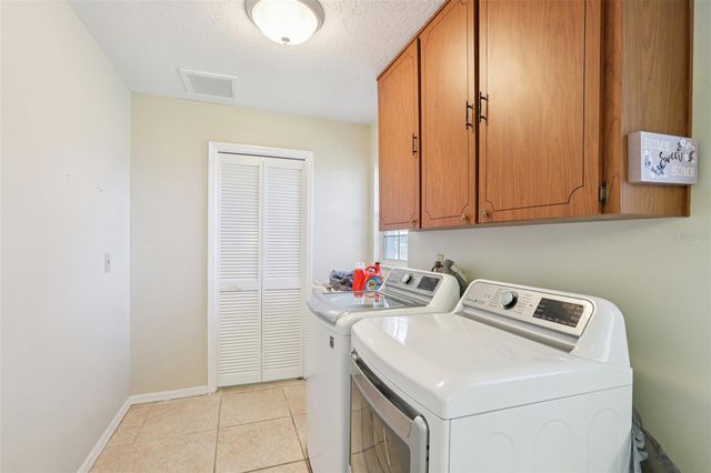 407 STONEHAM DRIVE, Sun City Center, FL 33573