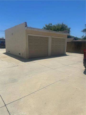 7782 Newman Avenue, Huntington Beach, CA 92647