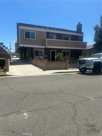 7782 Newman Avenue, Huntington Beach, CA 92647