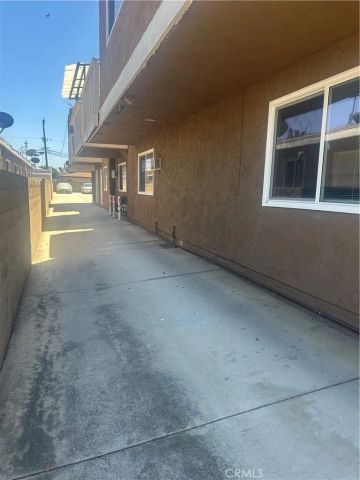 7782 Newman Avenue, Huntington Beach, CA 92647