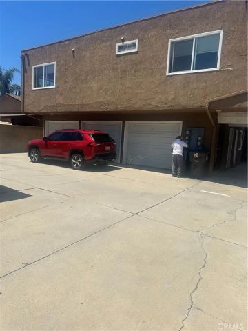 7782 Newman Avenue, Huntington Beach, CA 92647