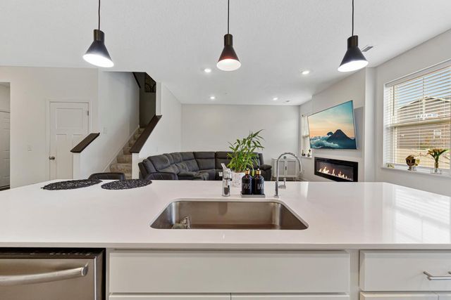 2006 Tyrone Drive, Shakopee, MN 55379