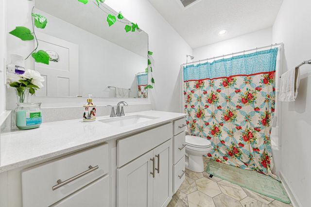 2006 Tyrone Drive, Shakopee, MN 55379