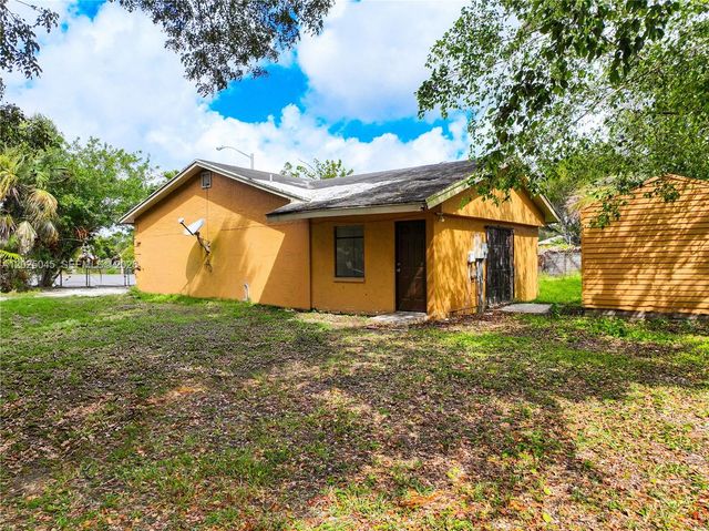 1664 SW 2nd Ct, Homestead, FL 33030