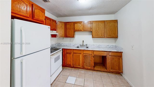 1664 SW 2nd Ct, Homestead, FL 33030