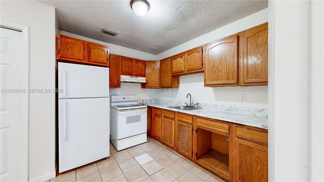 1664 SW 2nd Ct, Homestead, FL 33030