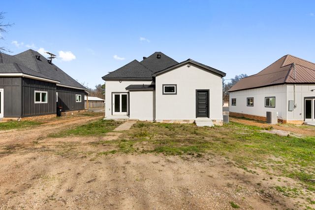 1269 Bonham Street, Paris, TX 75460