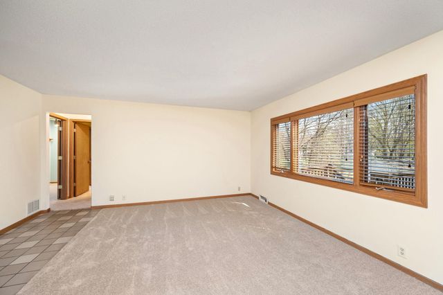 10644 Wellington Lane N, Maple Grove, MN 55369