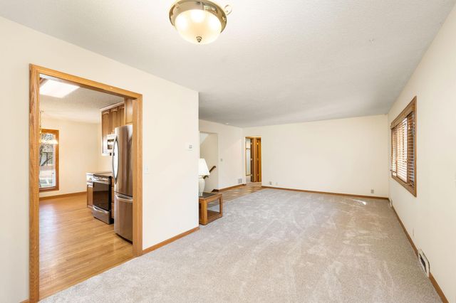 10644 Wellington Lane N, Maple Grove, MN 55369