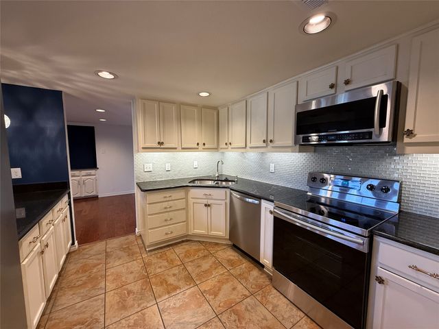 3175 Golden Oak Court, Farmers Branch, TX 75234