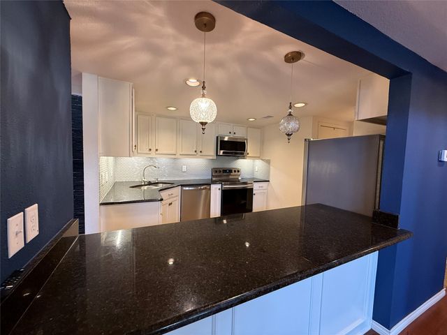 3175 Golden Oak Court, Farmers Branch, TX 75234