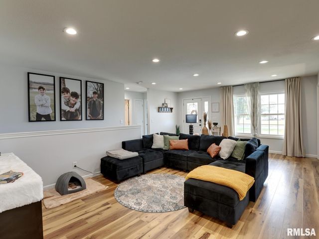 1433 Hemingway Drive, Quincy, IL 62305