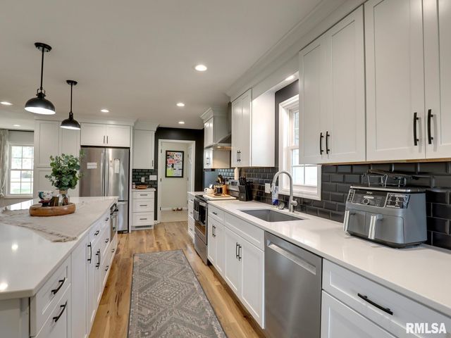 1433 Hemingway Drive, Quincy, IL 62305