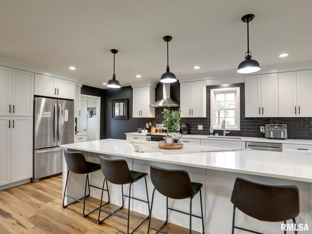 1433 Hemingway Drive, Quincy, IL 62305