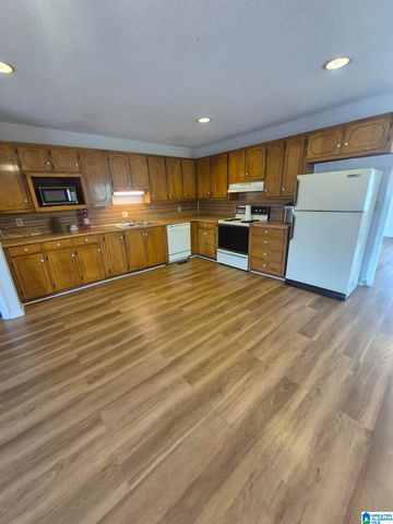 1710 GREENWOOD AVENUE, Clanton, AL 35045