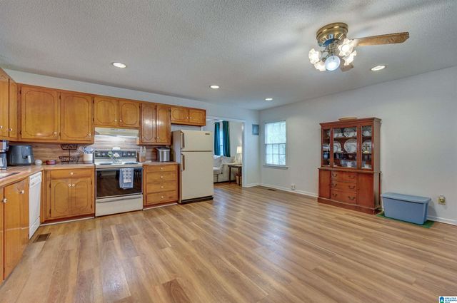 1710 GREENWOOD AVENUE, Clanton, AL 35045