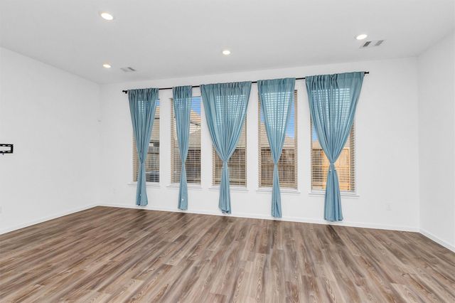 677 Royal Arch Drive, Conroe, TX 77304