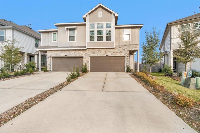 677 Royal Arch Drive, Conroe, TX 77304